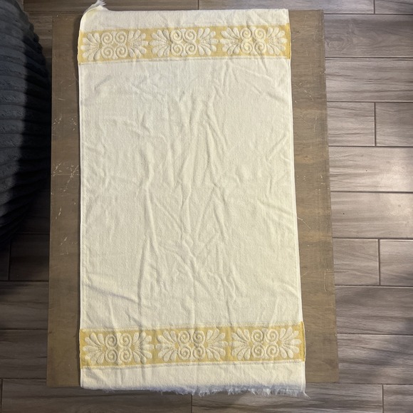 Vintage CANNON Monticello‎ Fringe Yellow Bath Towel - Picture 1 of 9